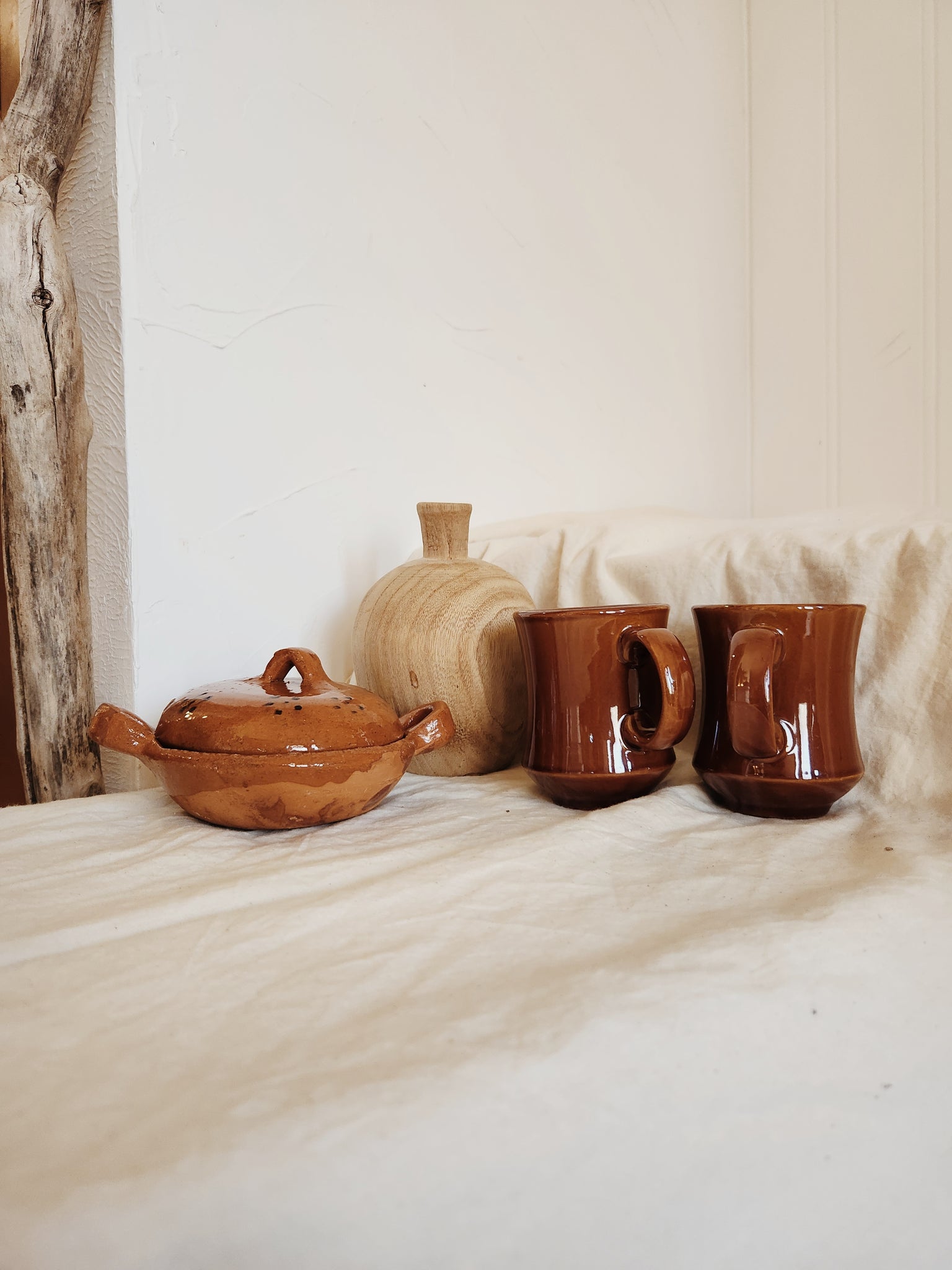 Vintage Coffee Mugs Pair - Timeless Rustic & Desert Style Decor for Your Home