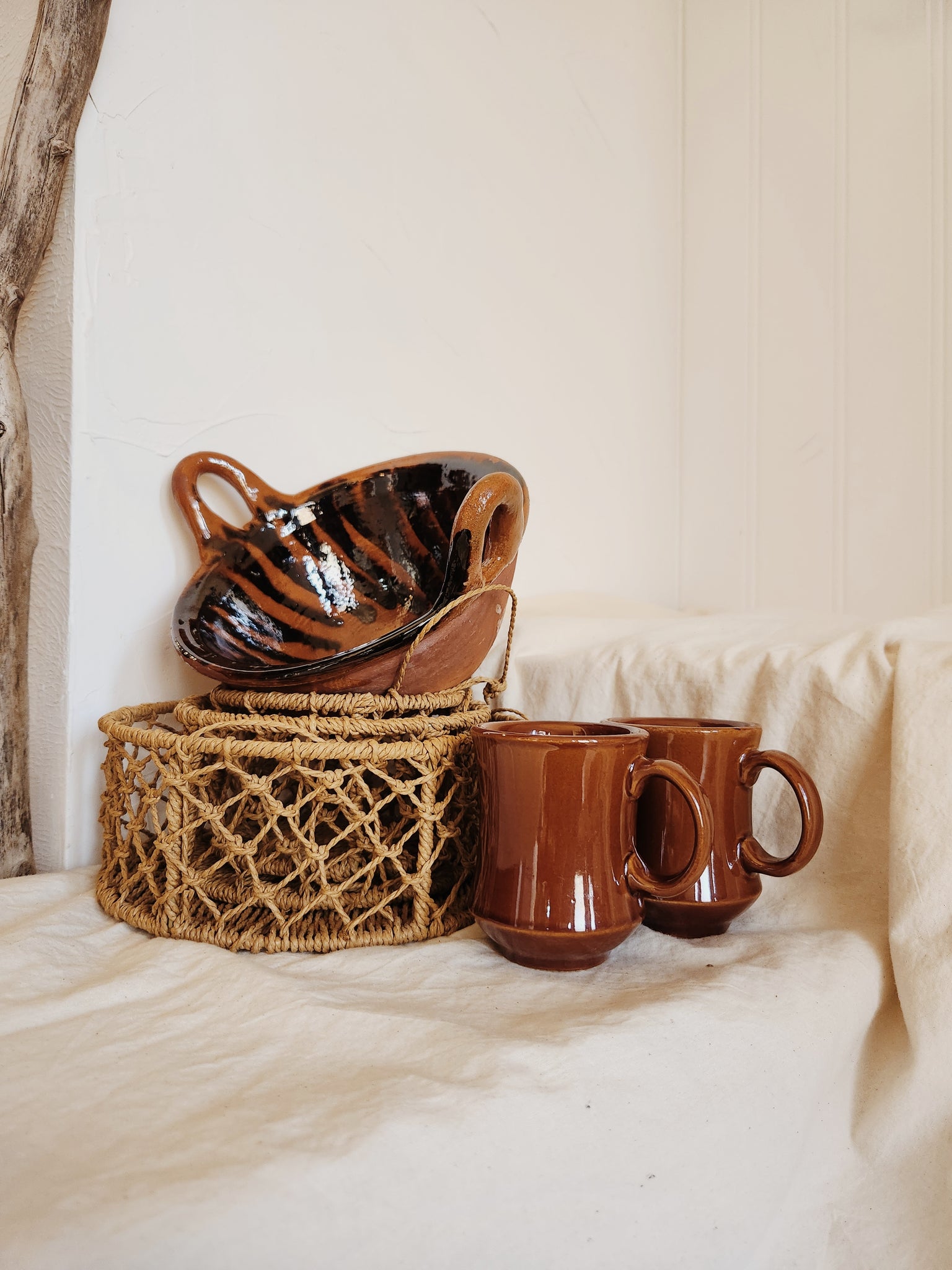 Vintage Coffee Mugs Pair - Timeless Rustic & Desert Style Decor for Your Home