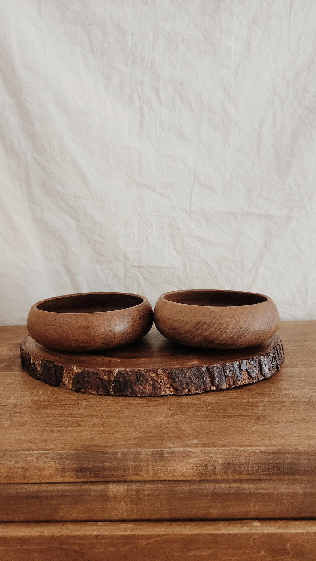 Vintage Home Styling Old World Home Decorating Ideas Wooden Bowls